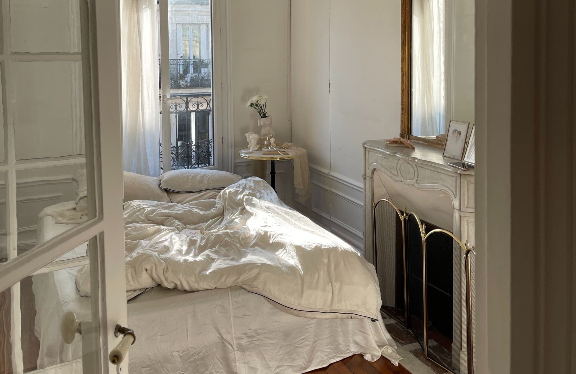 Nos astuces pour aménager une (très) petite chambre