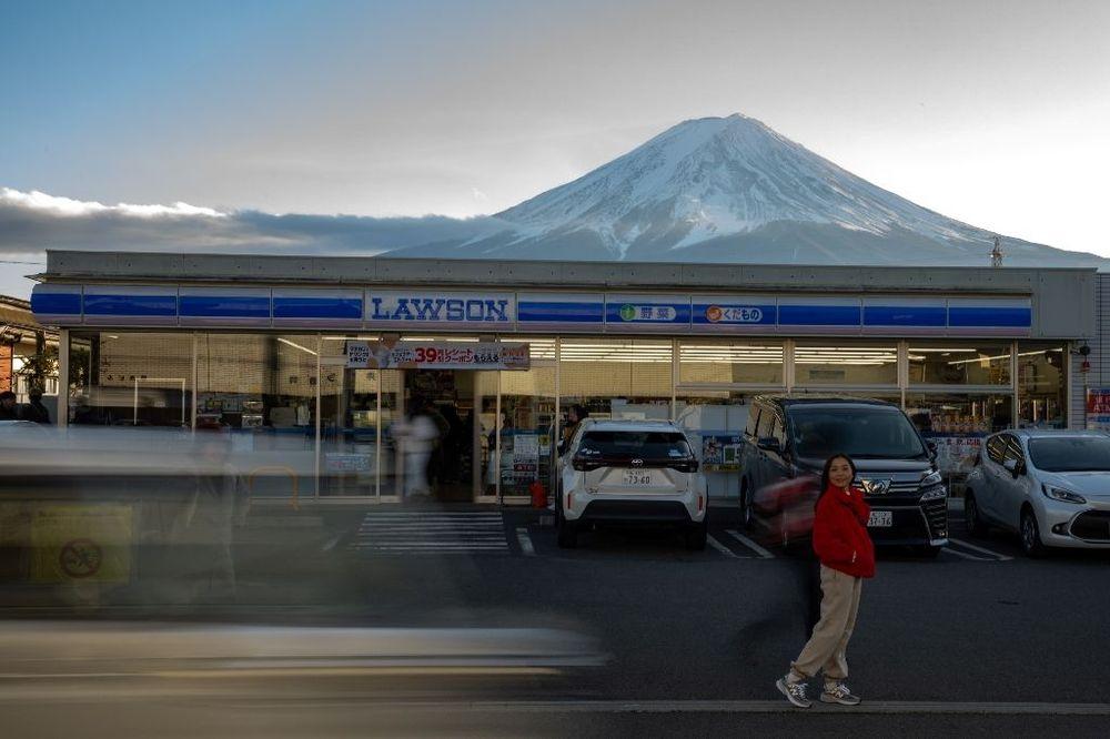 Japon: une ville va cacher une vue sur le Mont Fuji pour éviter le surtourisme