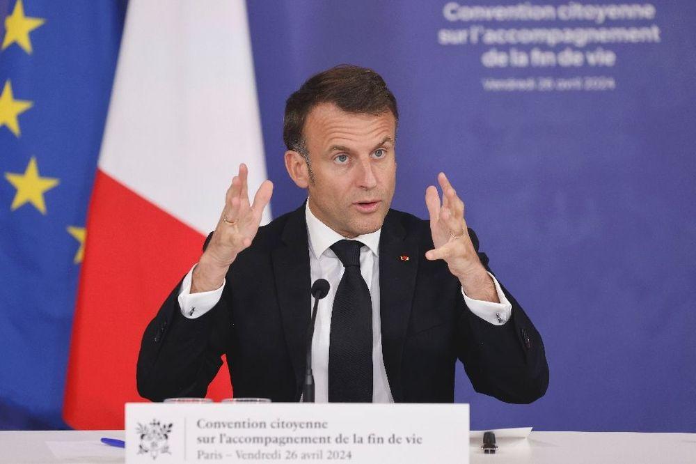 Macron pour des "transferts de compétences" mais pas favorable à la sortie de l'Alsace du Grand Est