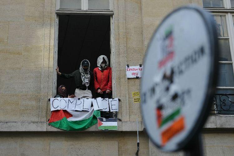 Mobilisations pour Gaza: sit-in et grève de la faim à Sciences Po, évacuation devant la Sorbonne