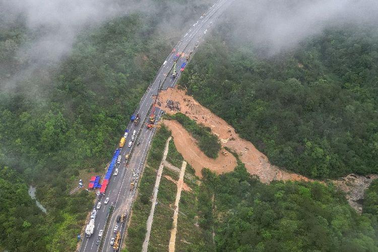 Le bilan de l'effondrement d'une autoroute en Chine monte à 48 morts