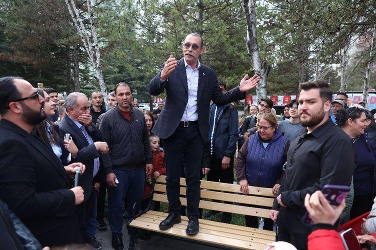 Turquie: commissaire populaire à l'écran, un acteur en campagne à Ankara