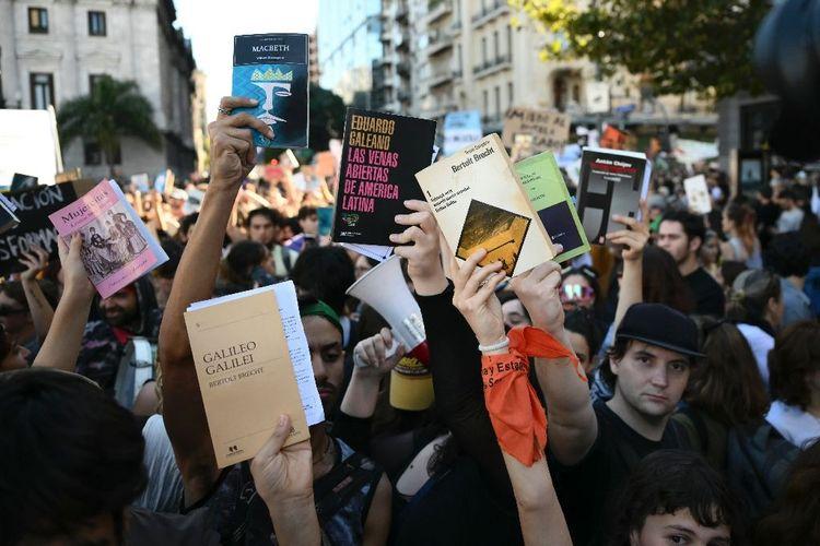Argentine: manifestations massives pour défendre l'université publique contre l'austérité