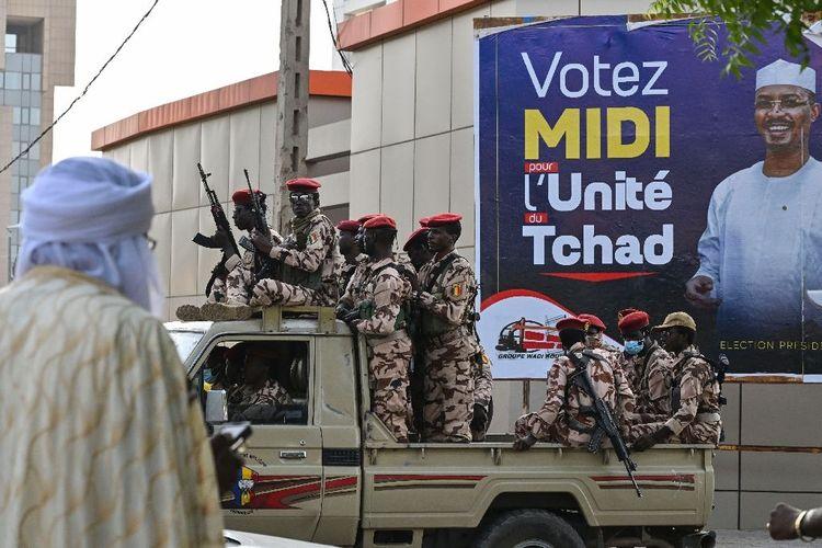 Présidentielle au Tchad: premiers dépouillements pour un duel inédit entre le chef de la junte et son Premier ministre