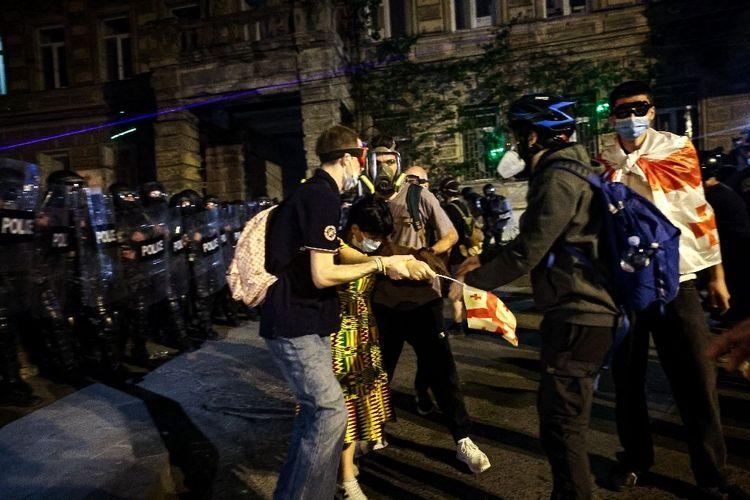 Géorgie: gaz lacrymogène et balles en caoutchouc contre des manifestants pro-UE