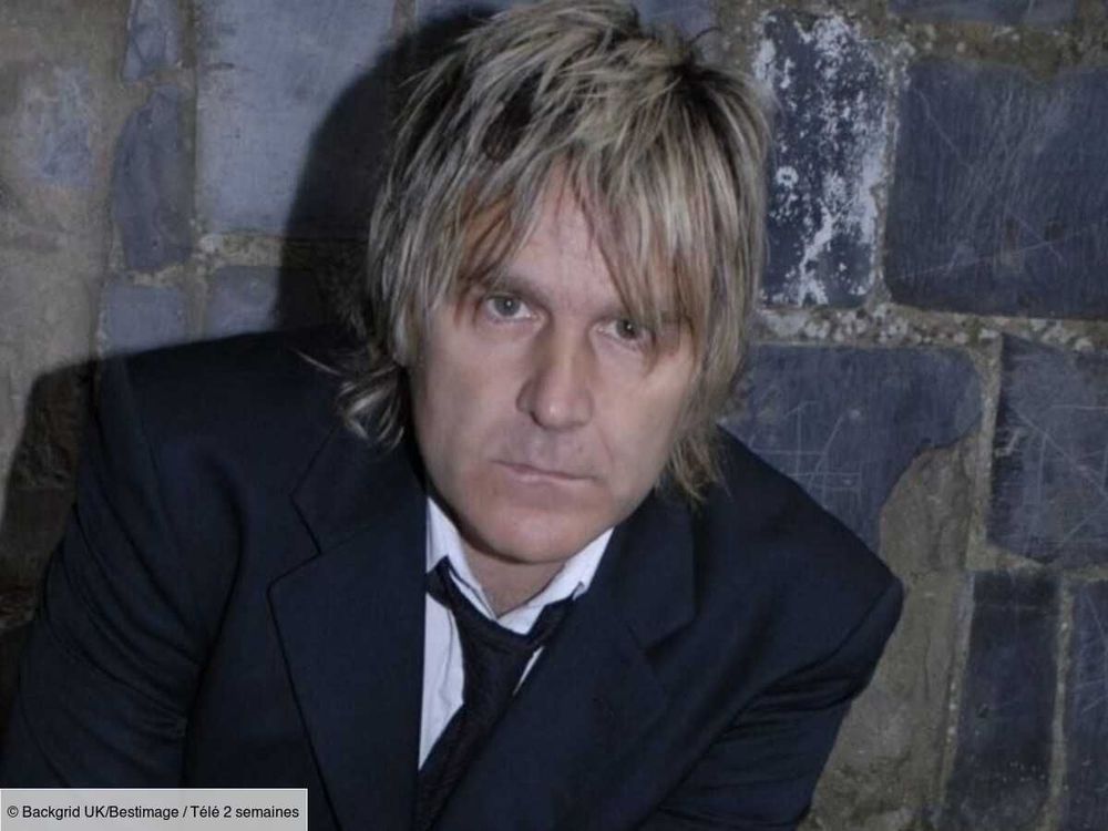 Singer of The Alarm Dies at 66 - News Directory 3
