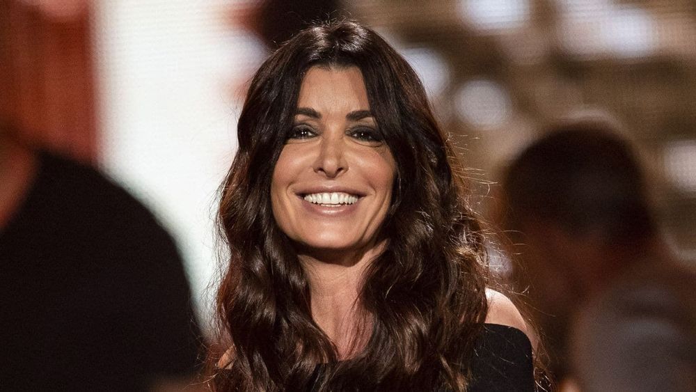 Η Jenifer ξανά στο στούντιο: η πολύ εκπληκτική συνεργασία της με ένα σύμβολο της τελετής των Ολυμπιακών Αγώνων