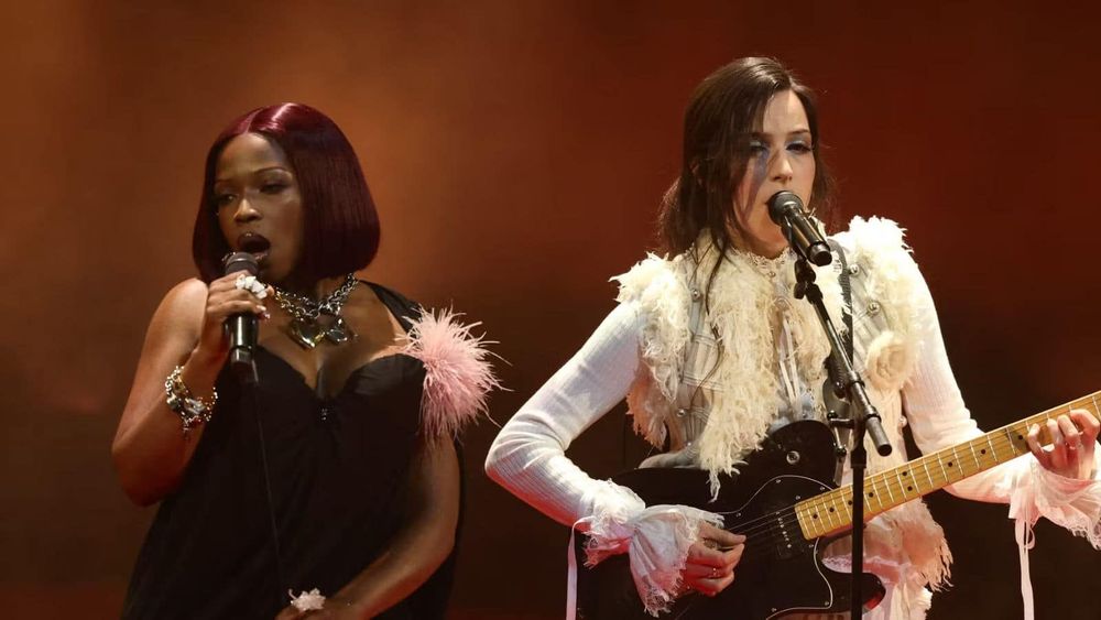 "Flots Bleus karaoke" : Theodora’s performance during the opening ceremony of the Cannes Film Festival struggles to convince