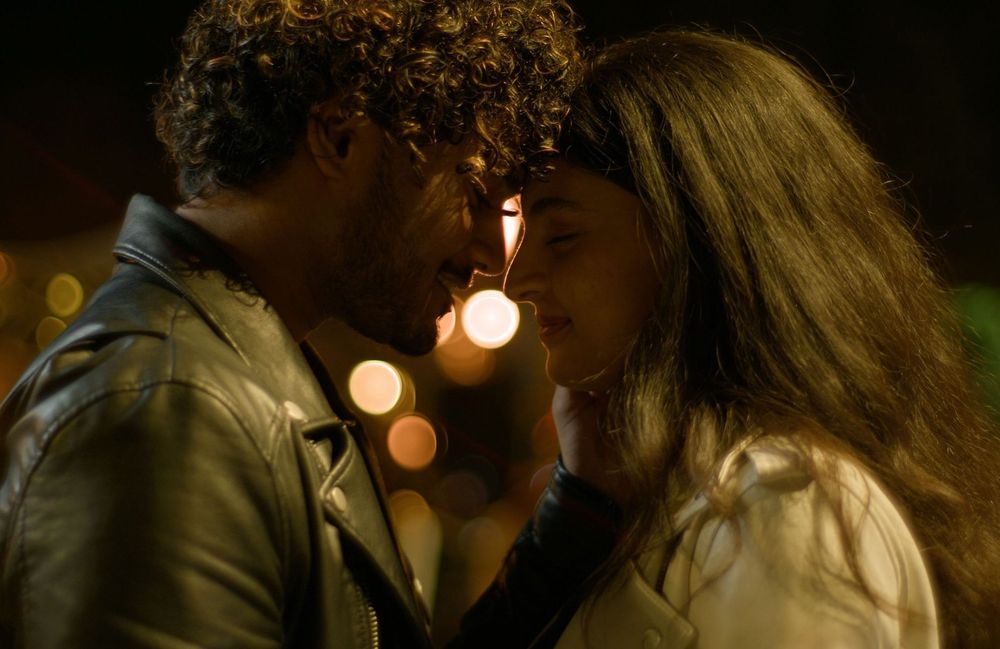 彼女のために、彼らは彼らの最高のキスをします