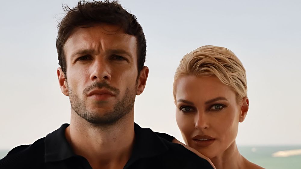 "Είναι μόλις ενός μηνός…" : έκπληξη για την Caroline Receveur και τον Hugo Philip, η οικογένεια μεγαλώνει!