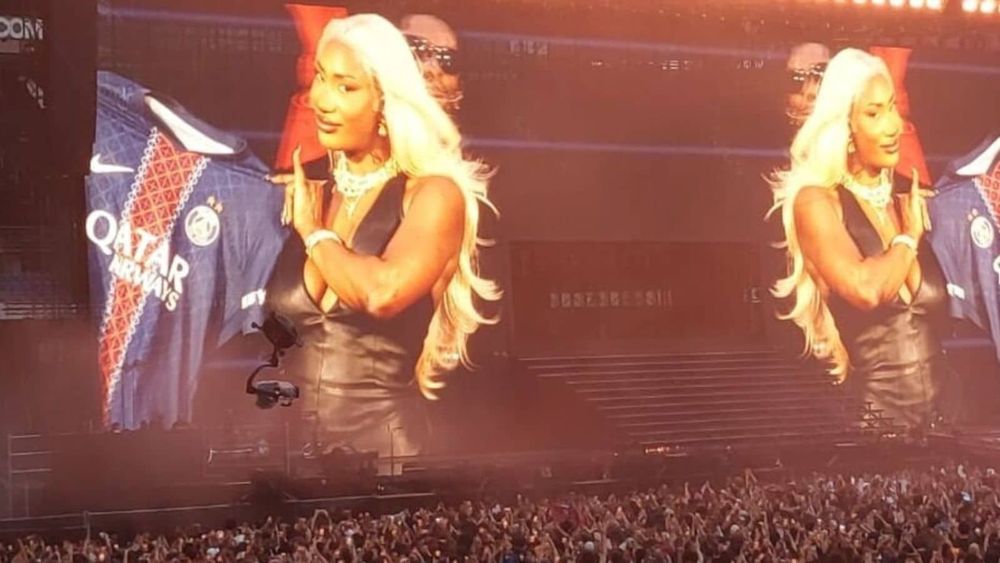 Η Aya Nakamura σε συναυλία στο Stade de France: αποκαλύφθηκε το εκπληκτικό ποσό της αμοιβής της